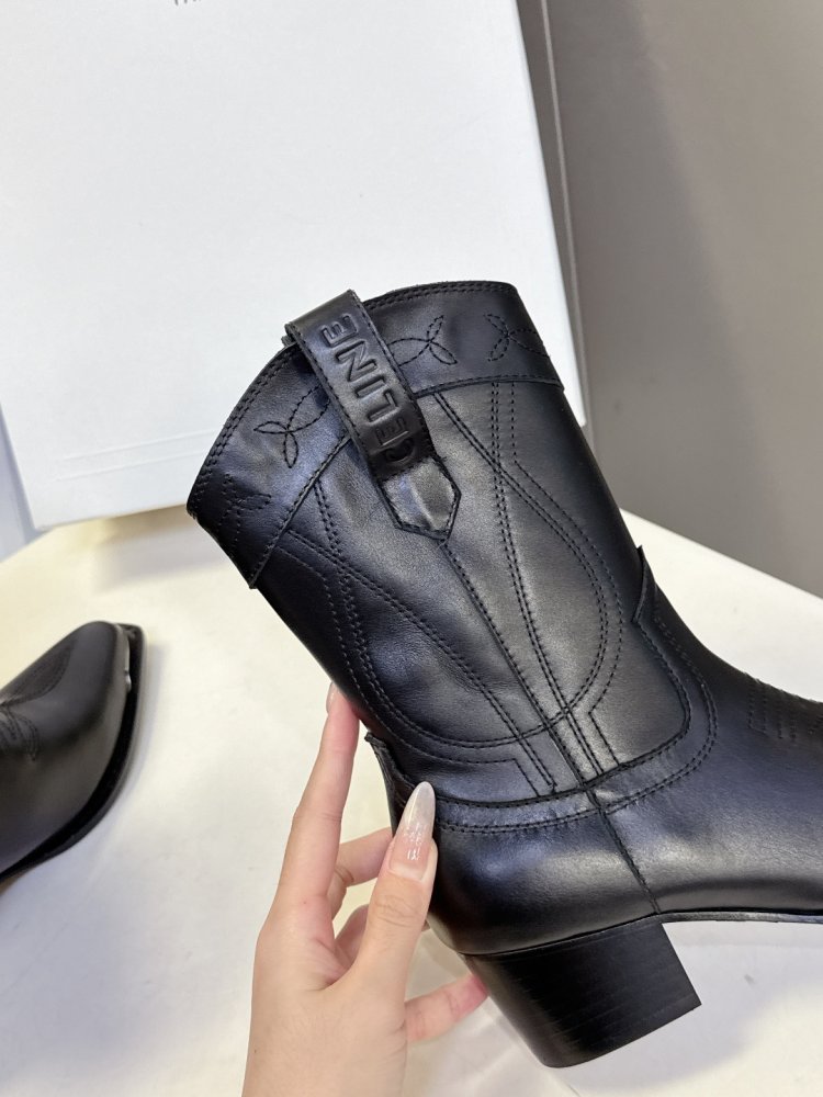 Ботинки женские фото 8