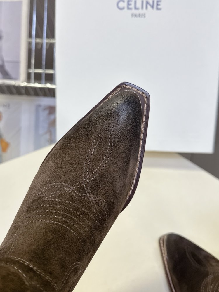 Ботинки женские фото 8