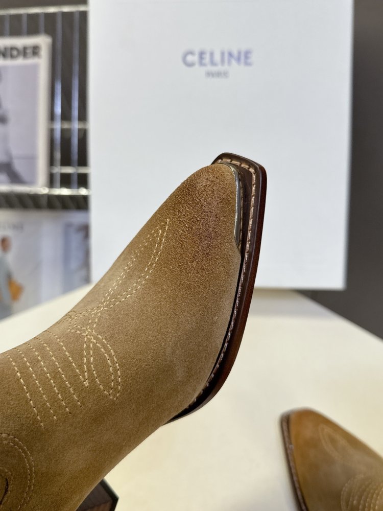 Ботинки женские фото 8