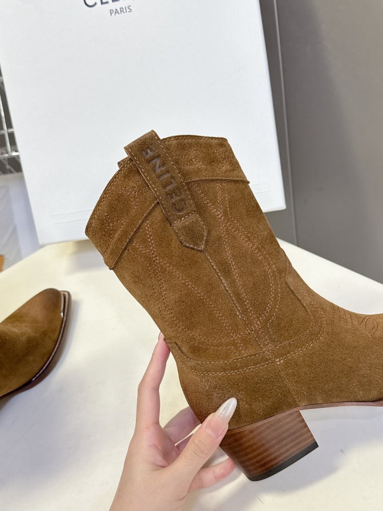 Ботинки женские фото 8