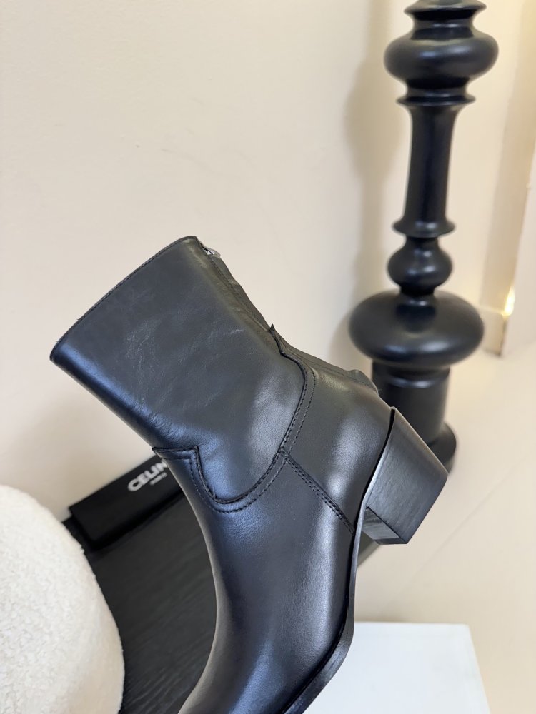 Ботинки женские фото 8