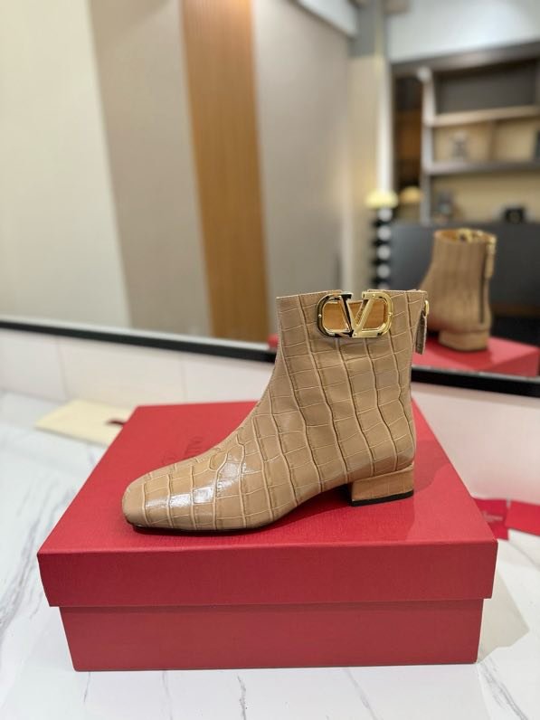 Boots women's фото 8