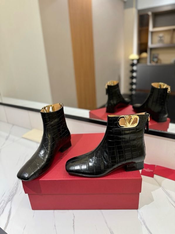 Ботинки женские фото 8