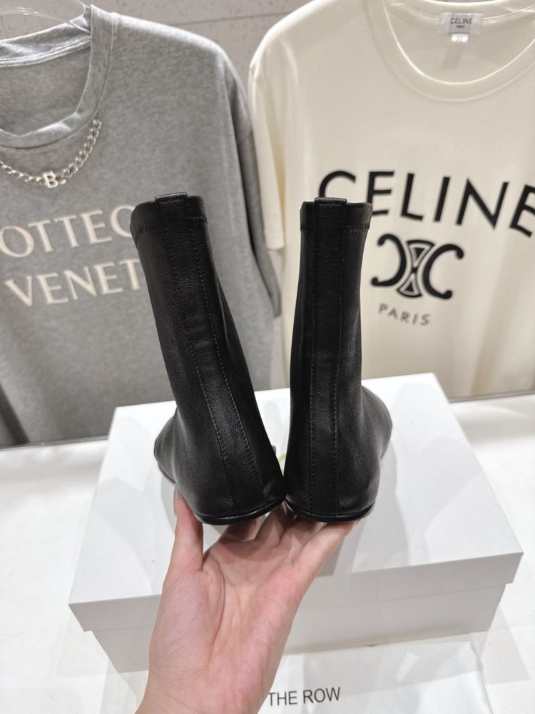 Ботинки женские фото 8