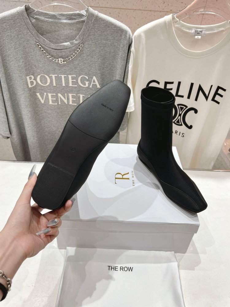 Ботинки женские фото 8