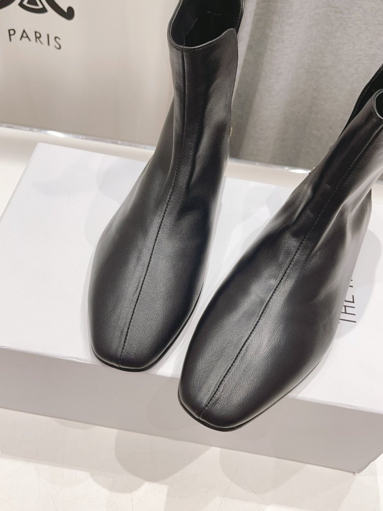 Ботинки женские фото 8