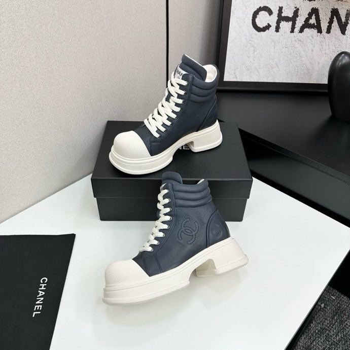 Ботинки женские фото 8