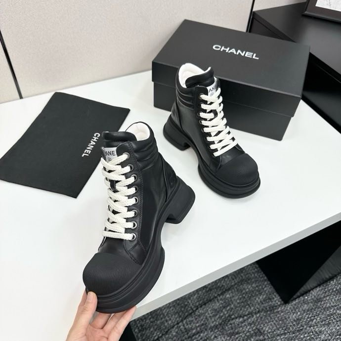 Ботинки женские фото 8