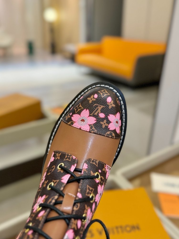 Boots women's фото 8