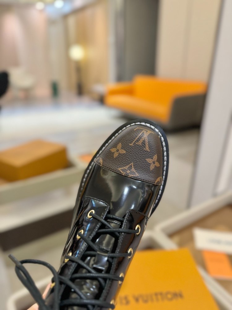 Boots women's фото 8