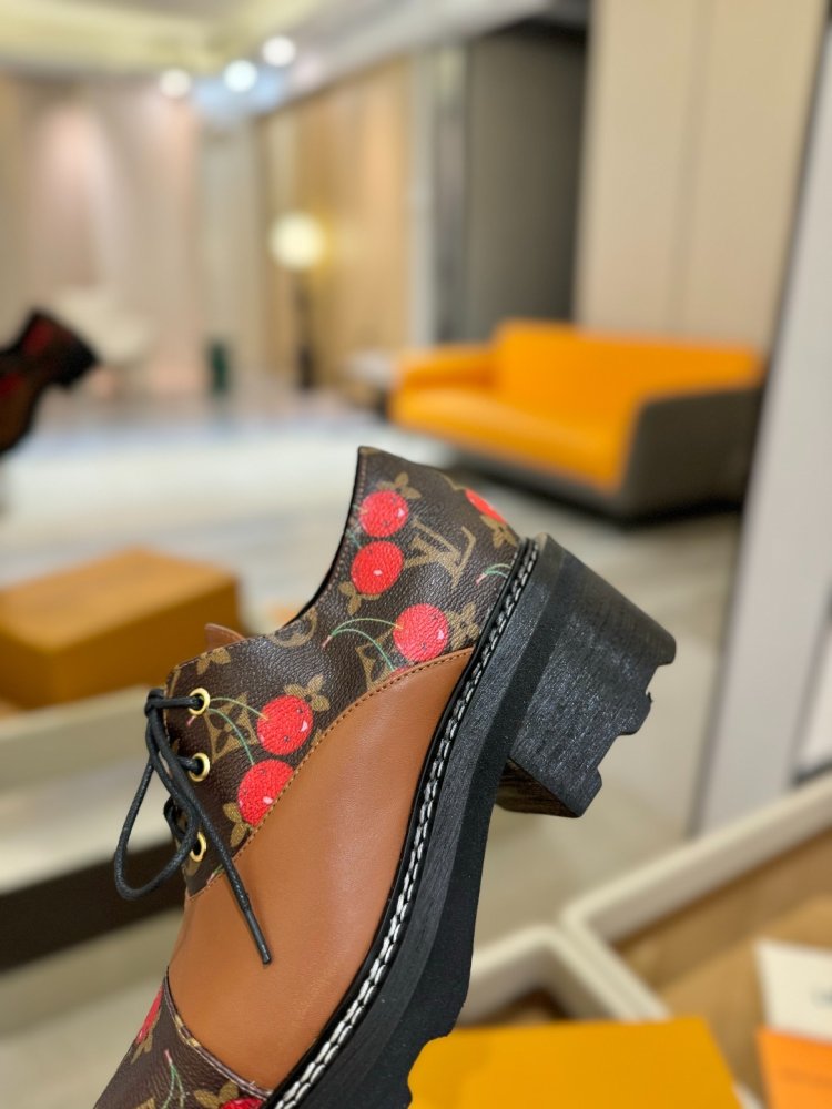 Boots women's фото 8