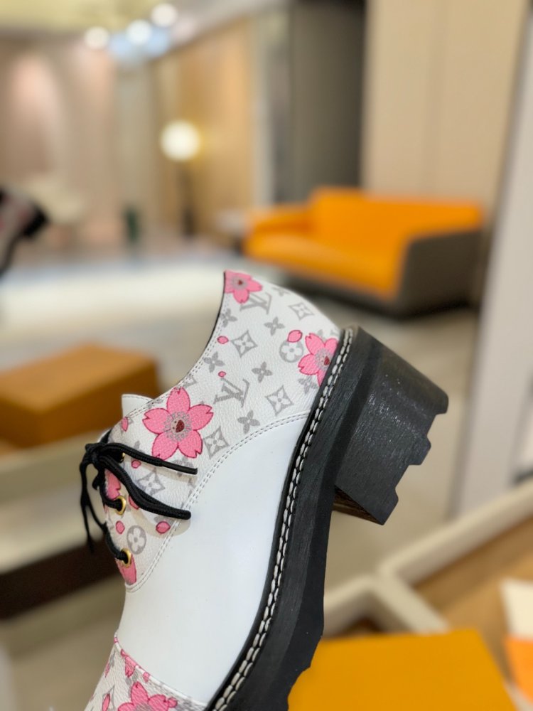 Boots women's фото 8