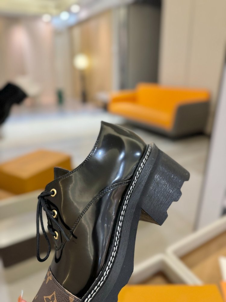 Boots women's фото 8