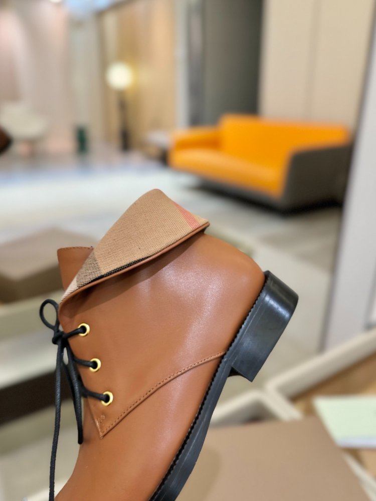 Ботинки женские фото 8