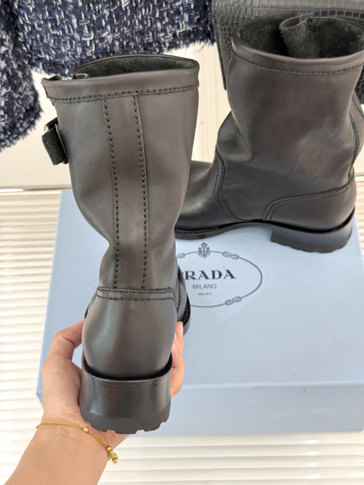 Ботинки женские фото 8