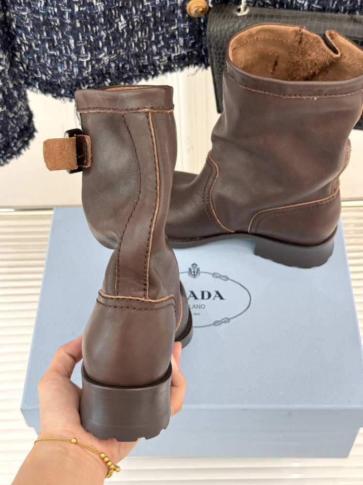 Ботинки женские фото 8