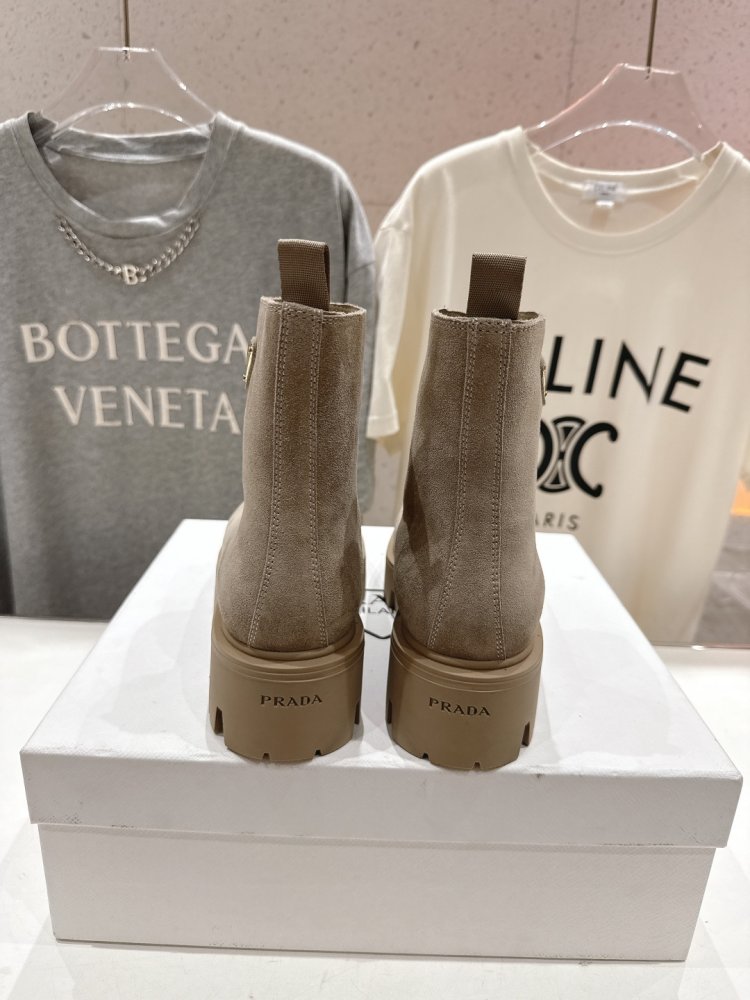 Ботинки женские фото 8