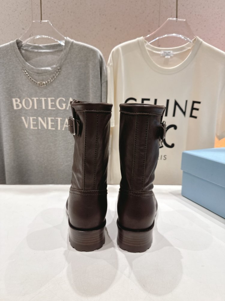 Ботинки женские фото 8