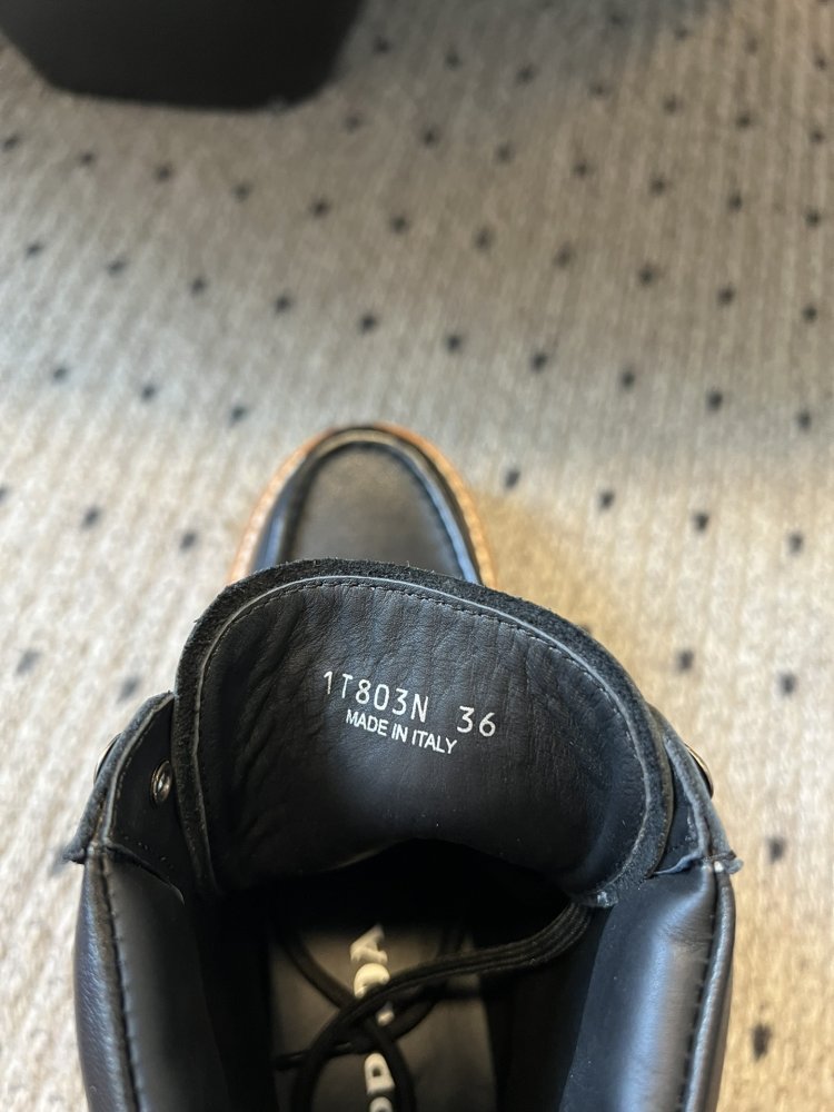 Ботинки женские фото 8