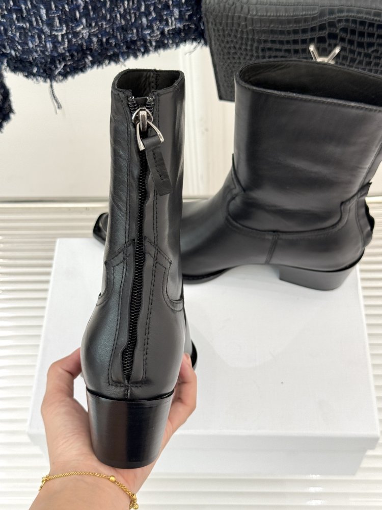 Ботинки женские фото 8