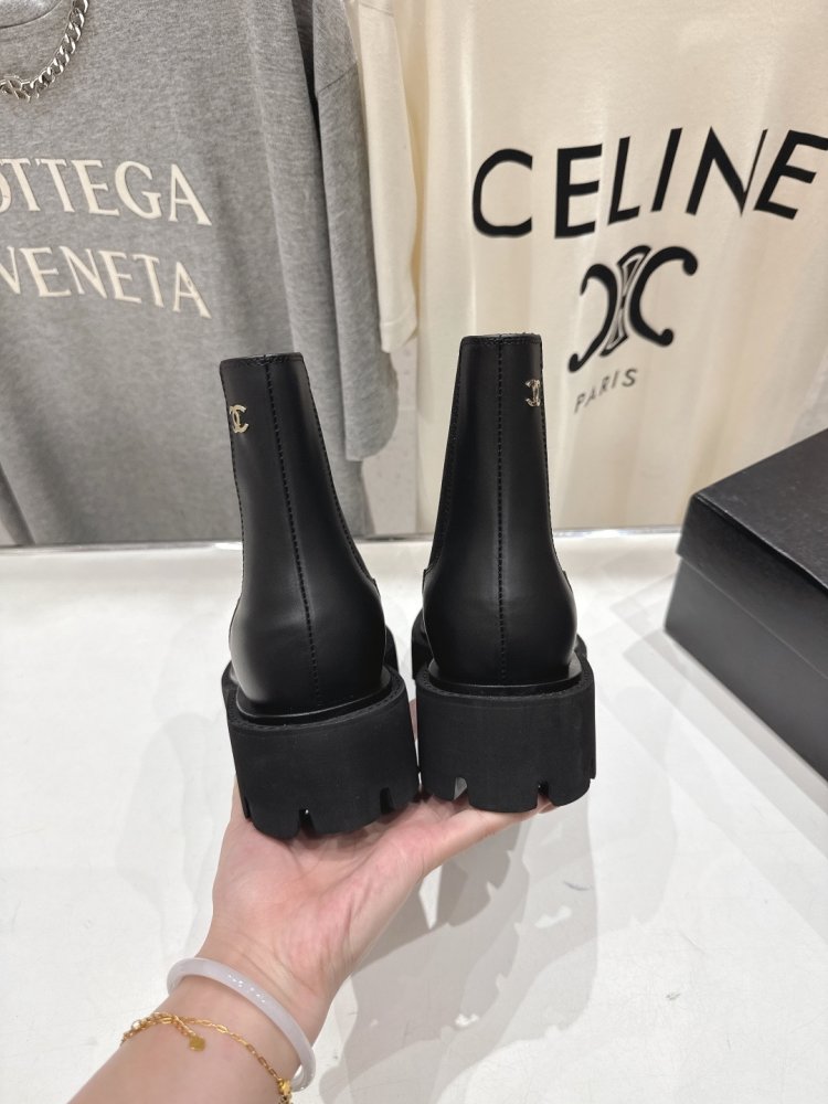 Ботинки женские фото 8