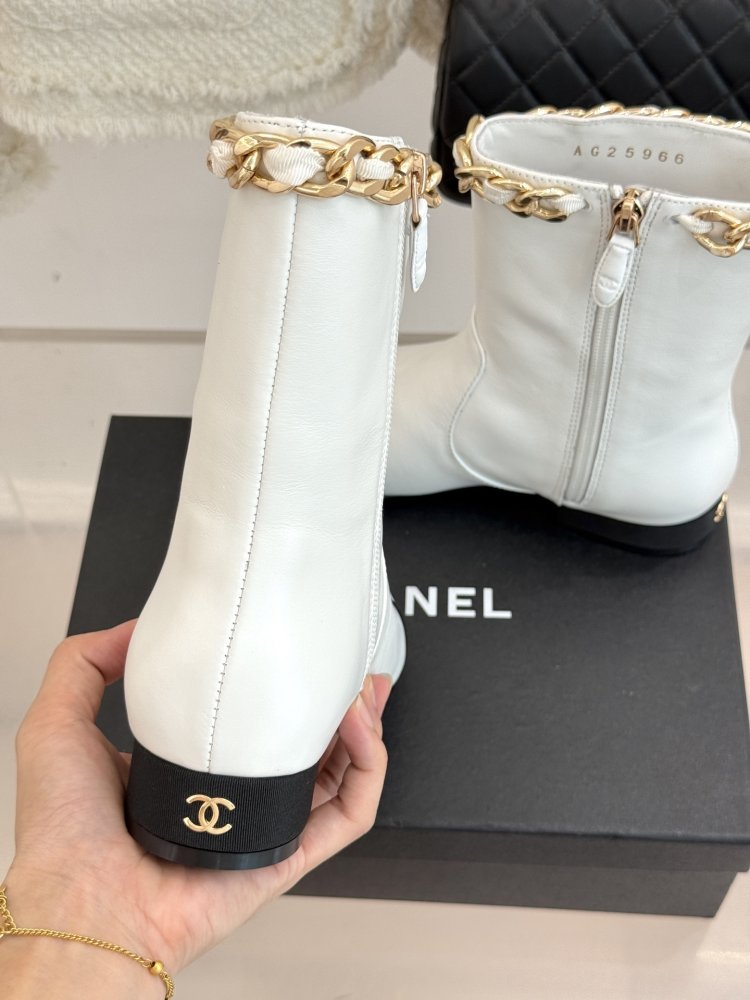 Ботинки женские фото 8