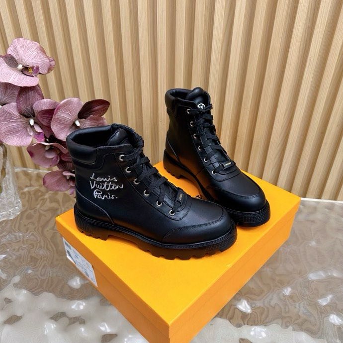 Ботинки женские фото 8