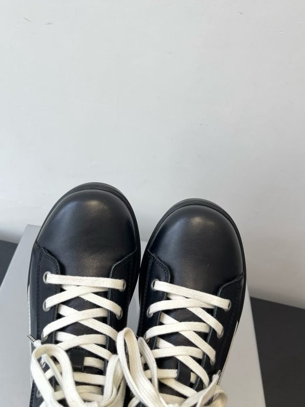 Ботинки женские фото 8