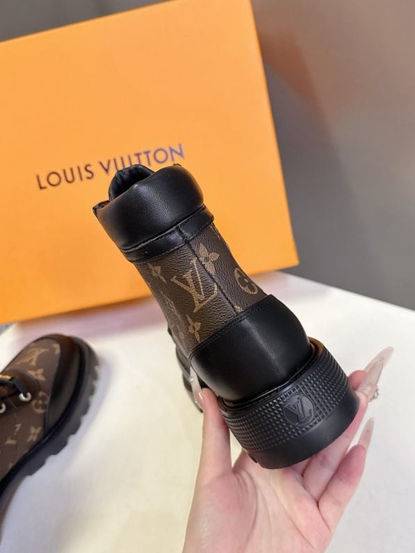 Boots women's фото 8