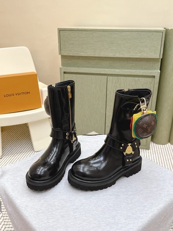 Ботинки женские фото 8