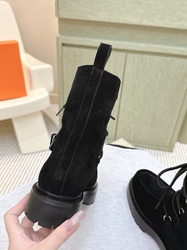 Ботинки женские фото 8