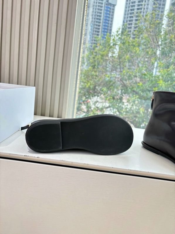 Ботинки женские фото 8