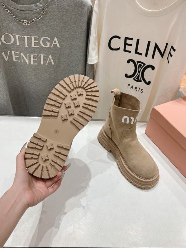 Ботинки женские фото 8