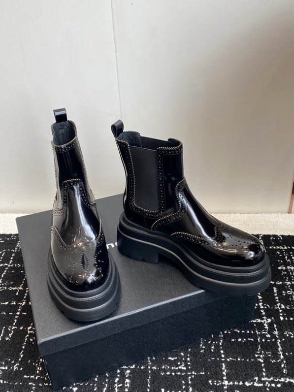 Ботинки женские фото 8