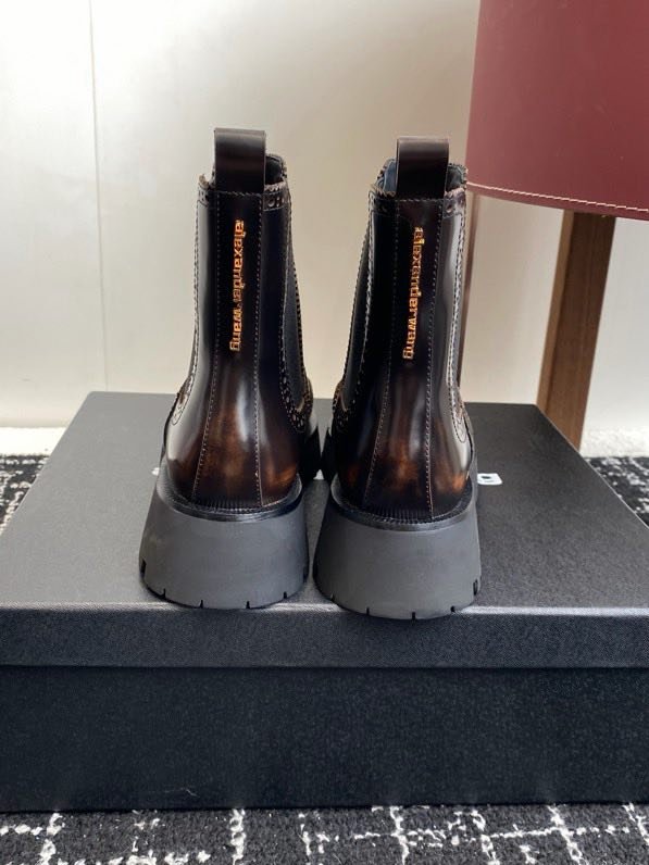 Ботинки женские фото 8