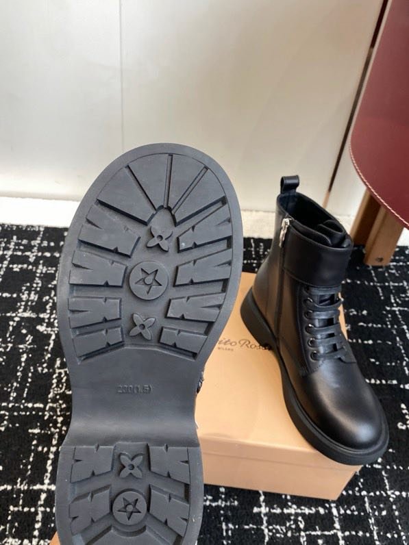 Ботинки женские фото 8