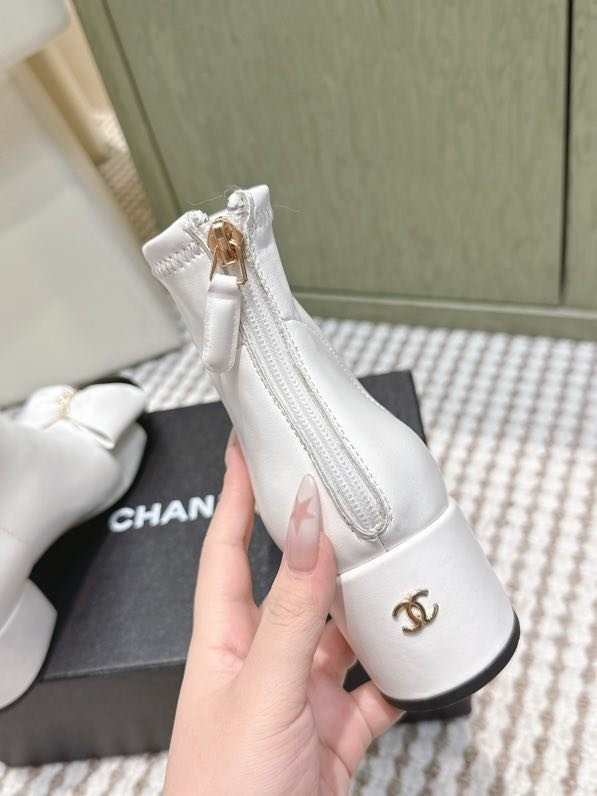 Ботинки женские фото 8