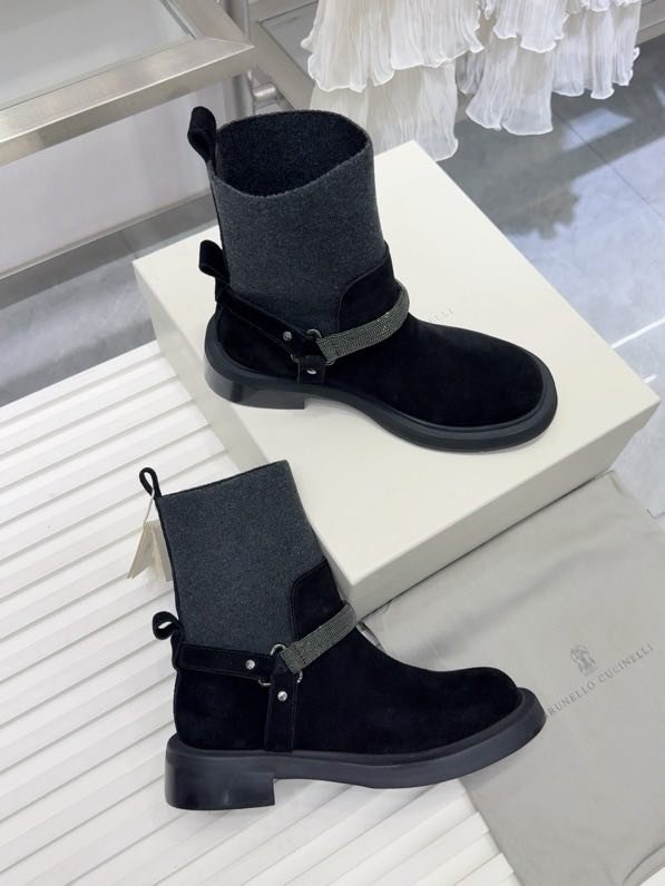 Ботинки женские фото 8