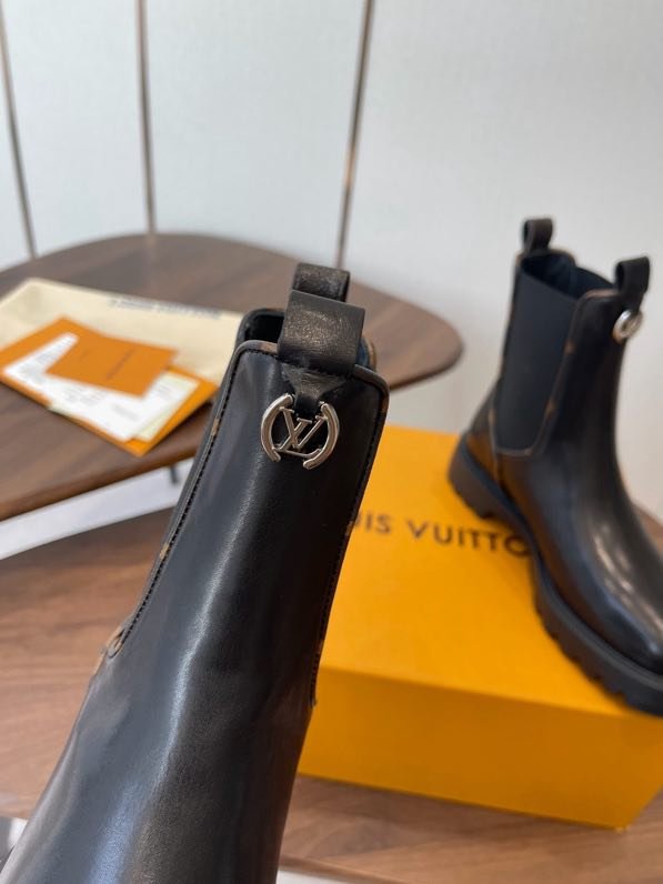 Ботинки женские фото 8