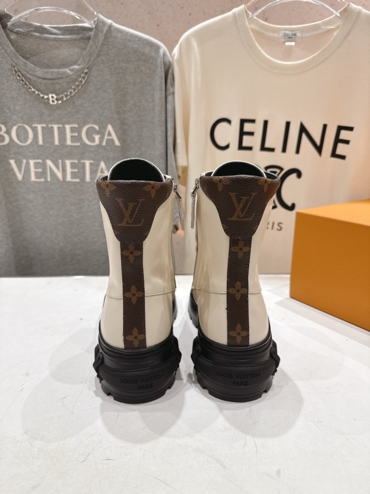 Boots women's фото 8