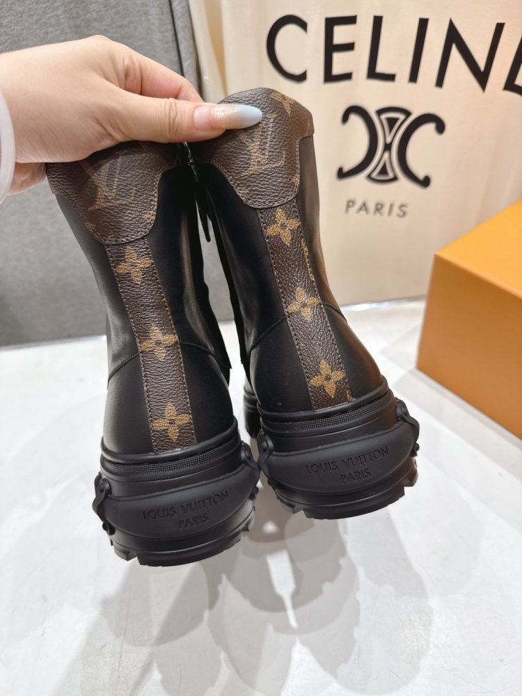 Boots women's фото 8