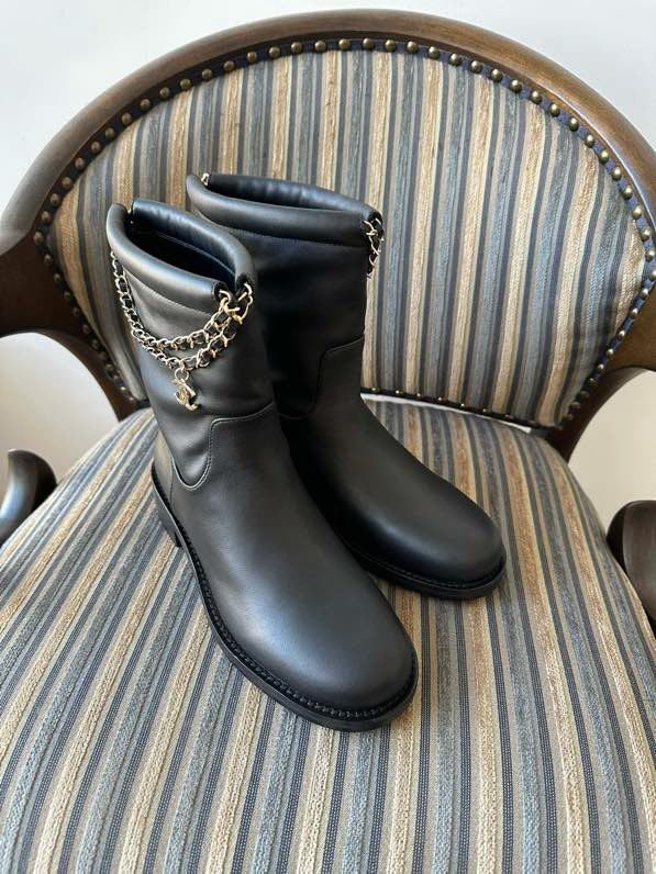 Ботинки женские фото 8