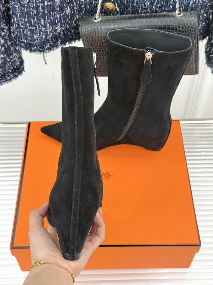 Ботинки женские фото 8