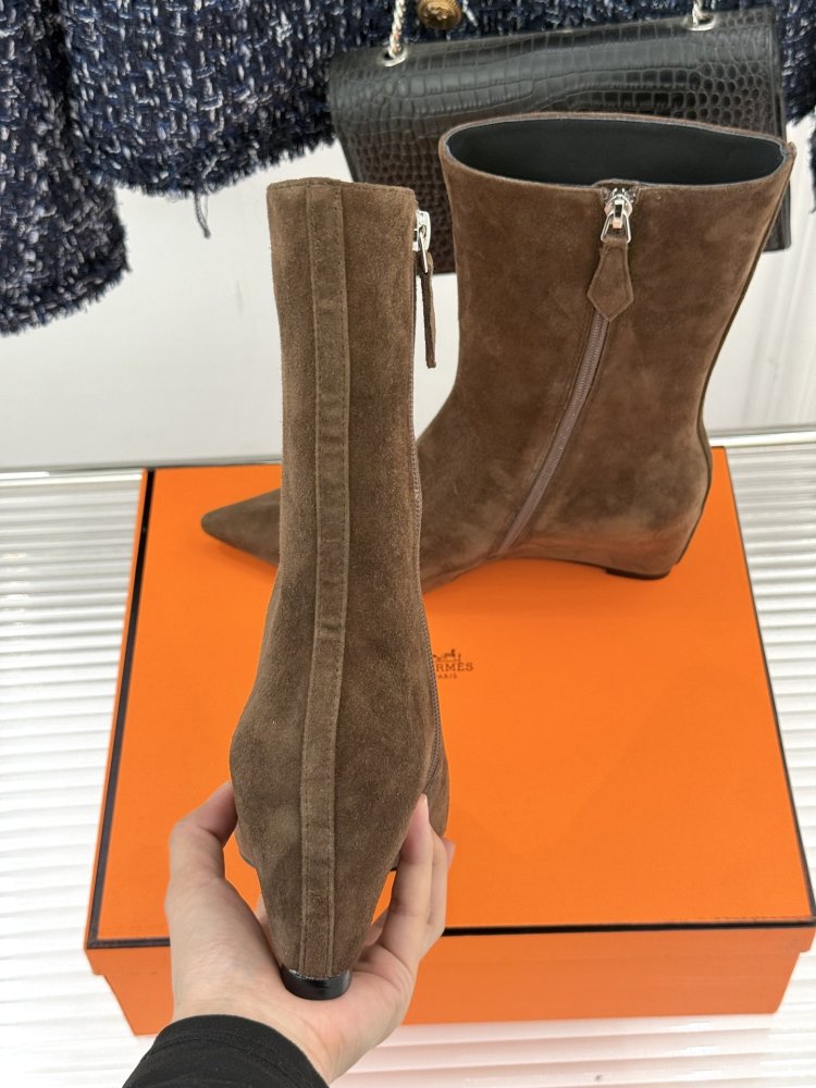 Ботинки женские фото 8