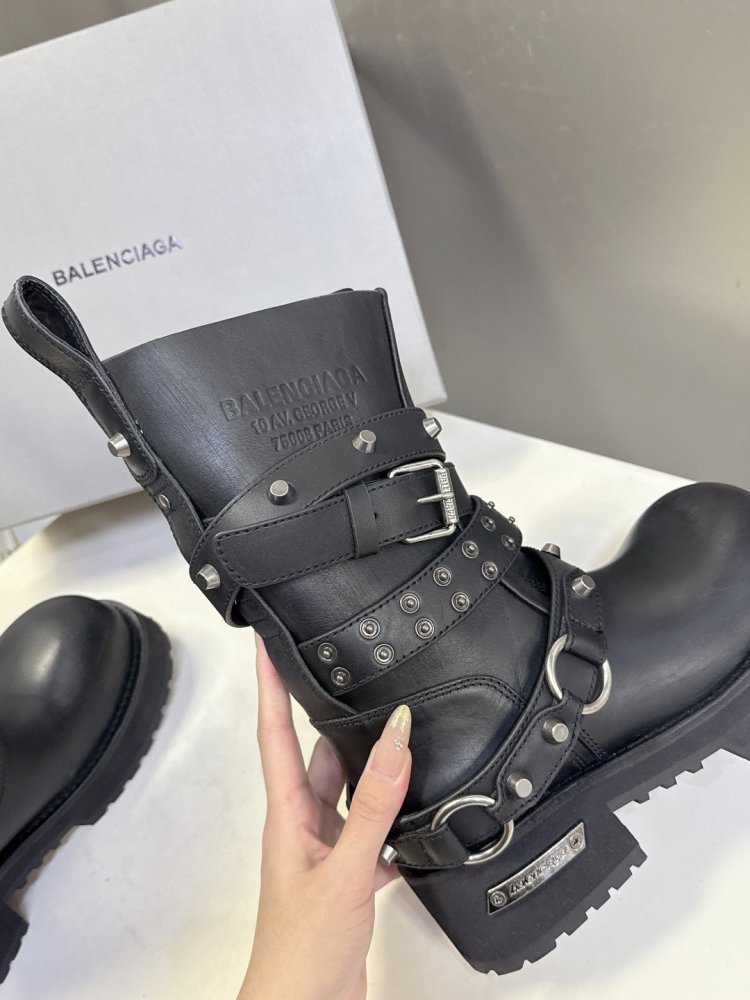 Ботинки женские фото 8