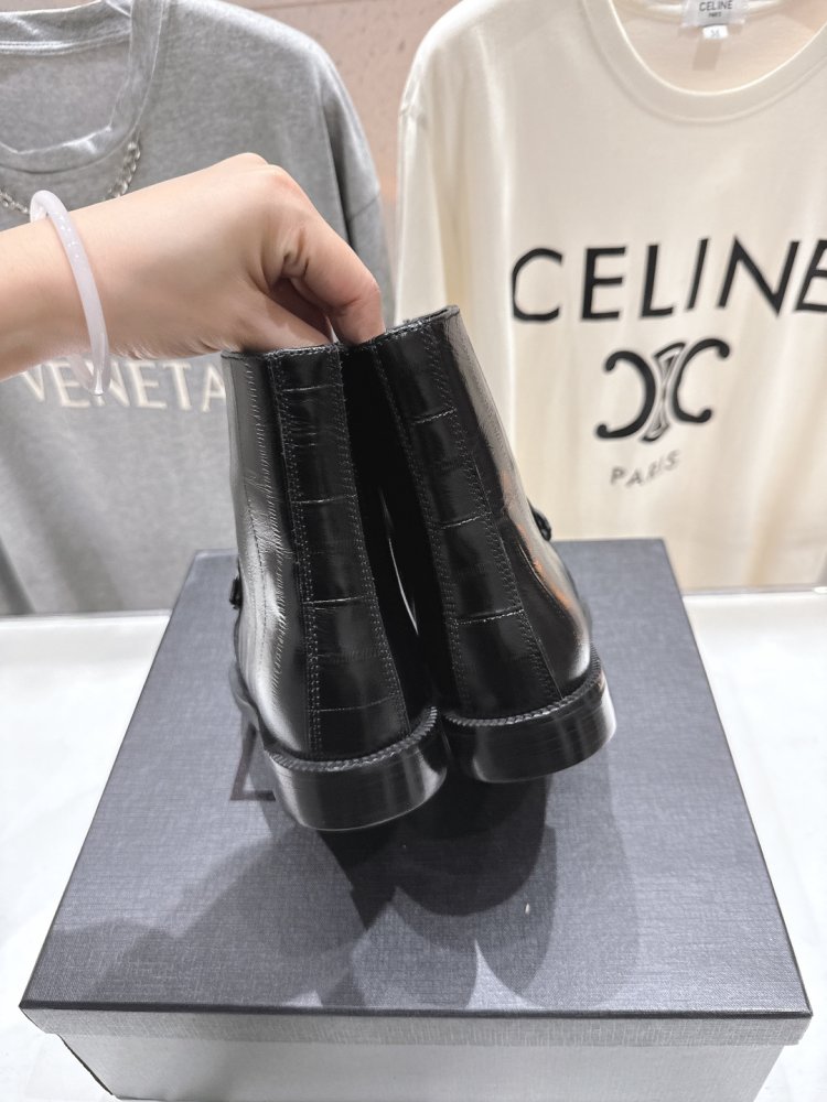 Ботинки женские фото 8