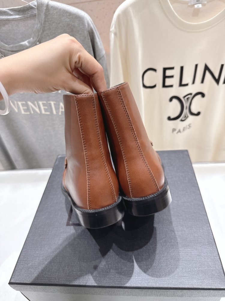 Ботинки женские фото 8