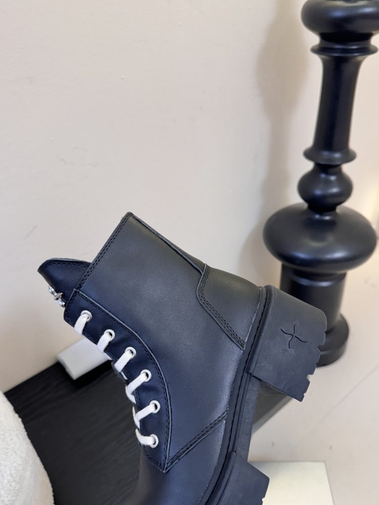 Ботинки женские фото 8