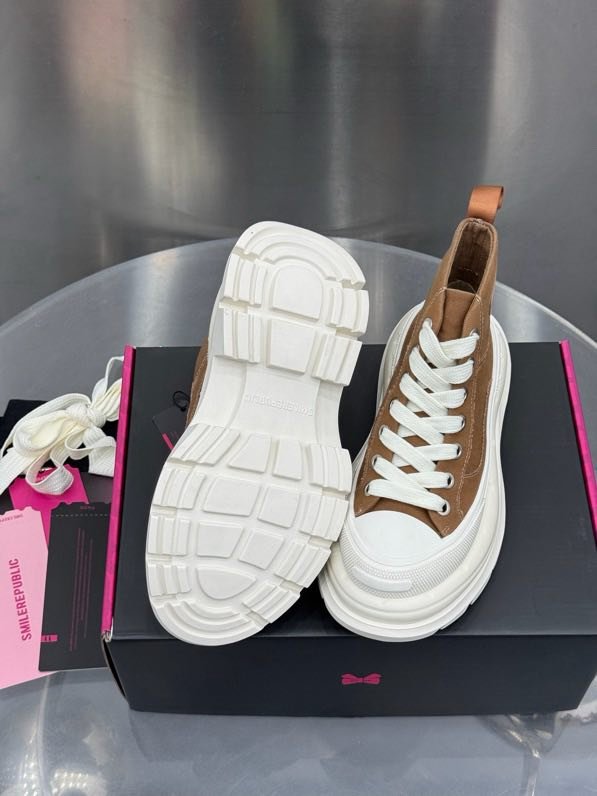 Ботинки женские фото 8