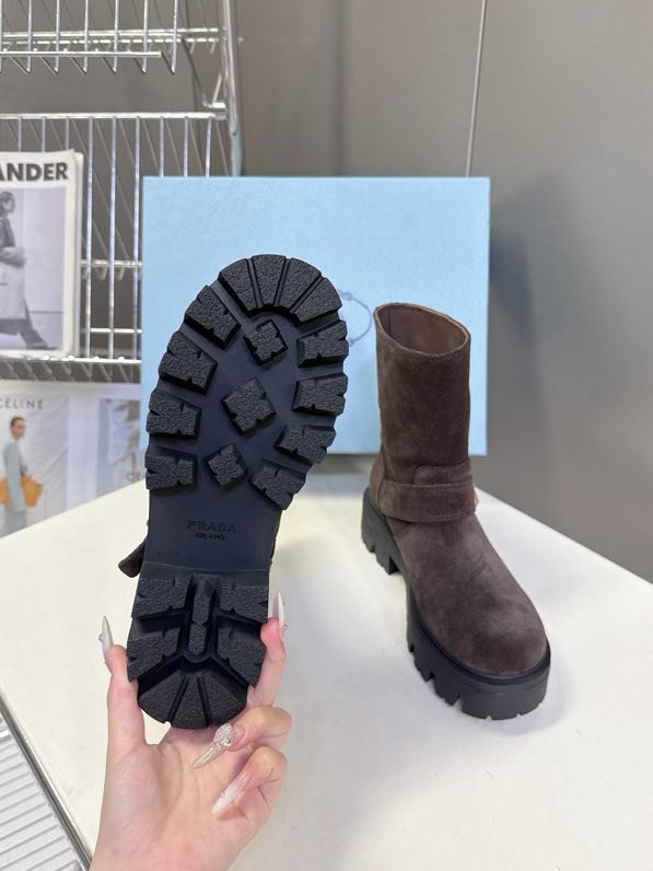 Ботинки женские фото 9